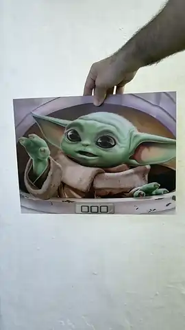 Grogu (Baby Yoda) en movimiento